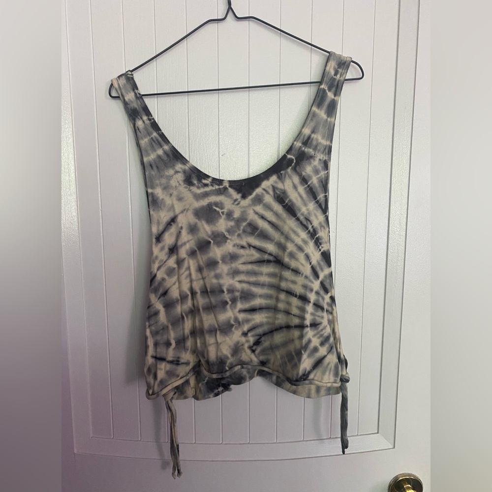 Tank Top - Large - Picture 2 of 3